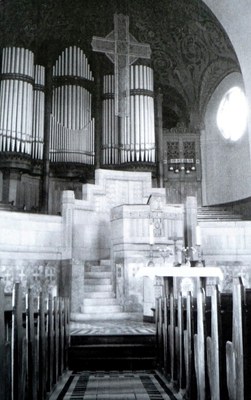 Zentralbau mit Kanzelaltar in der Christuskirche in Recklinghausen (1911)