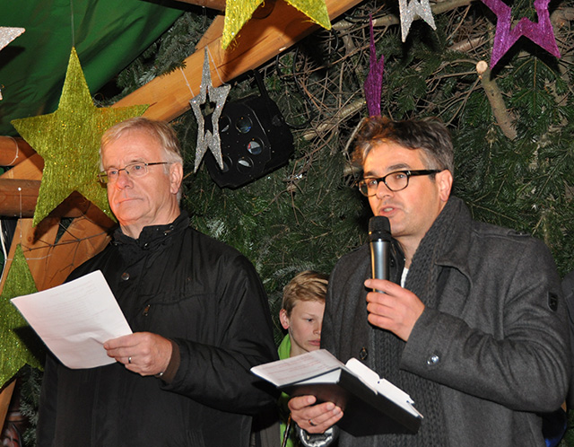 Gottes Angebot - Advent: Weihnachtsmarkt mit ökumenischer Andacht eröffnet