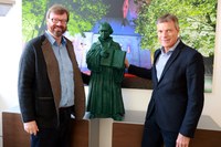 Luther-Figur im Büro des Bürgermeisters